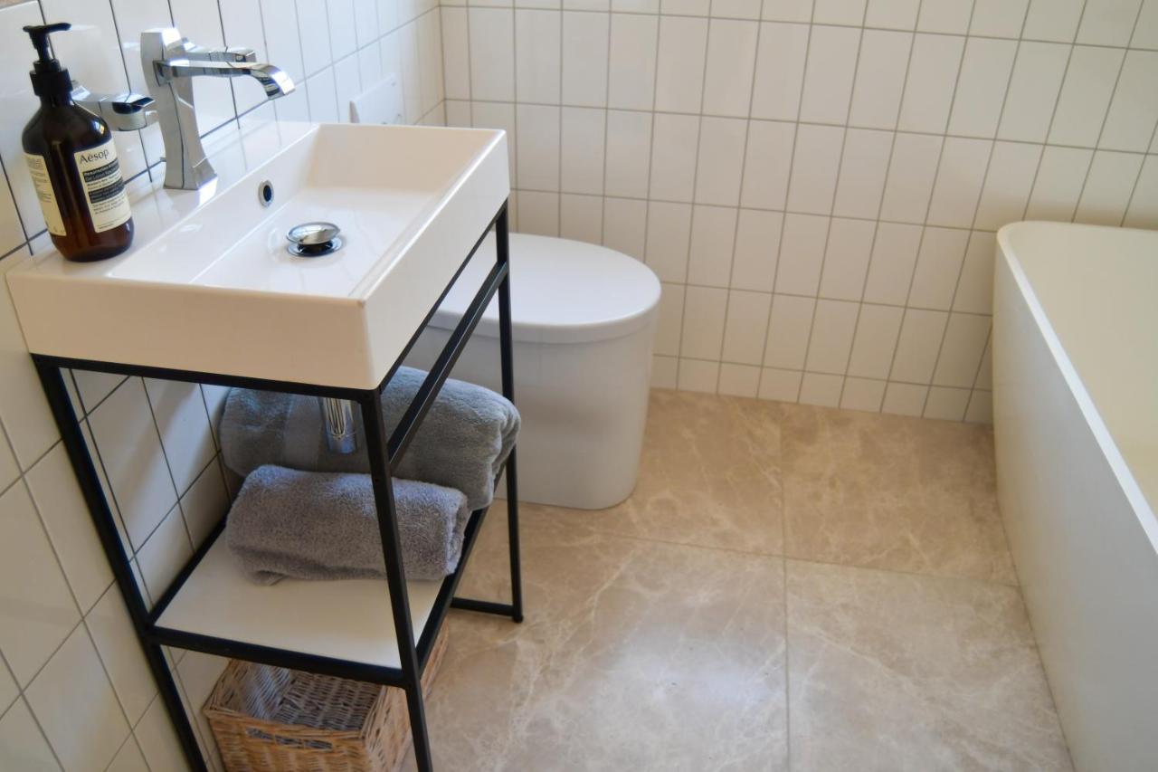 Luxury Croft Templepatrick Near Airport Rabbit And Hilton Hotel Eksteriør billede